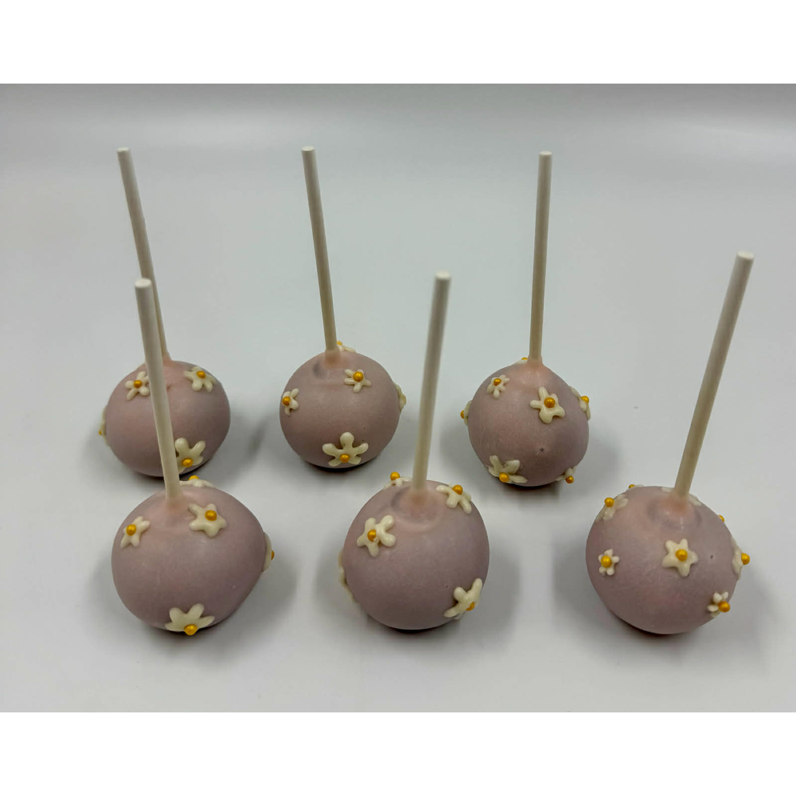 Daisy Cake Pops